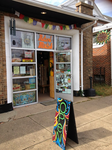 Natural Mystics Smoke Shop, 1002 Prince Edward St, Fredericksburg, VA 22401, USA, 