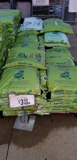 Home Improvement Store «Tractor Supply Co.», reviews and photos, 1714 N Main St, Shelbyville, TN 37160, USA