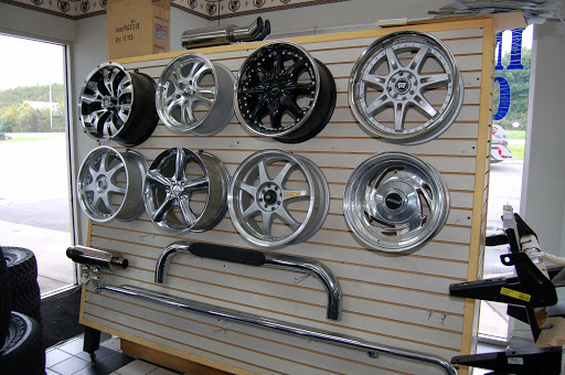 Tire Shop «Hollingsworth Tire Pros», reviews and photos, 498 Industrial Dr, Springfield, TN 37172, USA