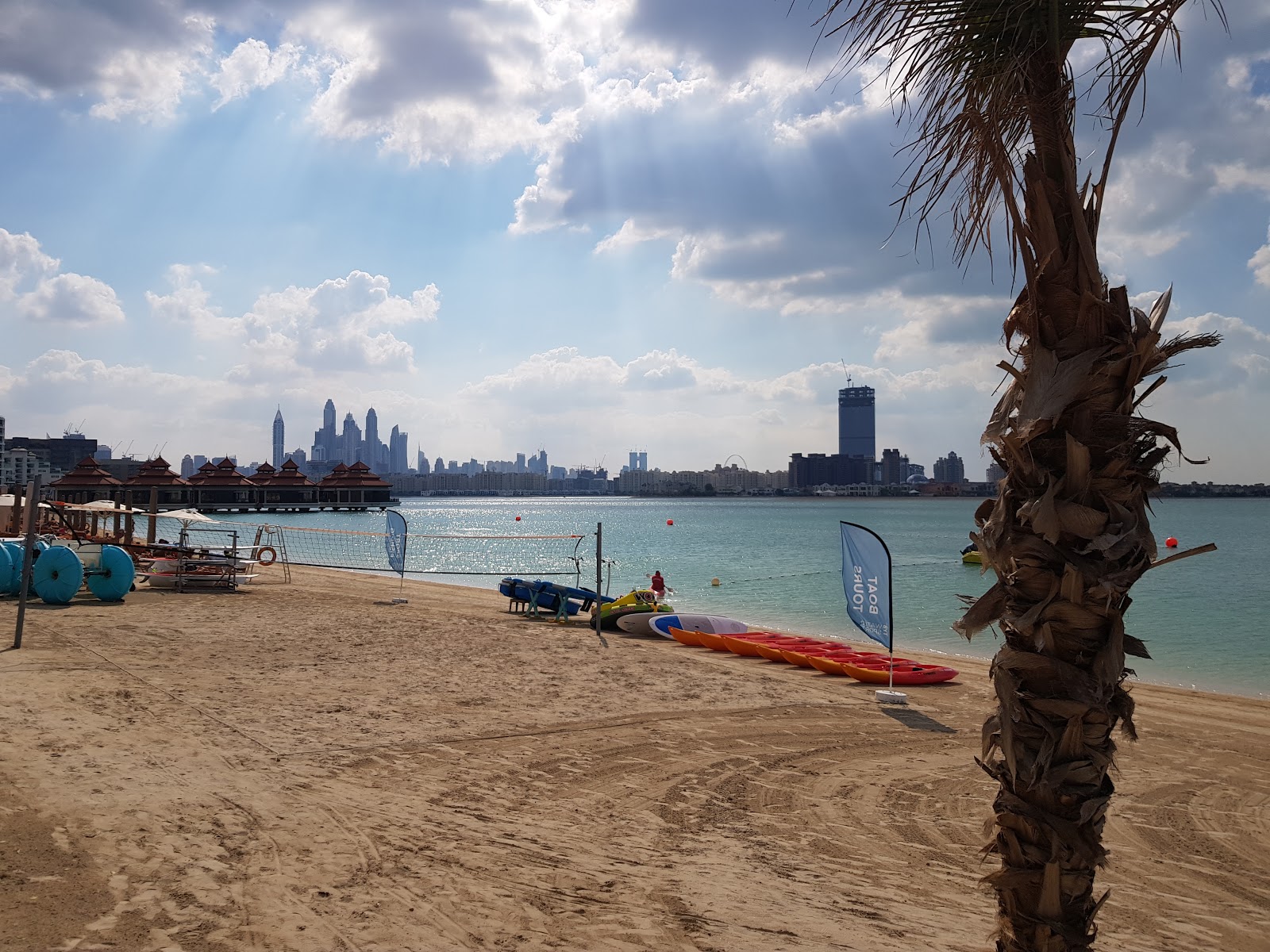 Anantara resort beach'in fotoğrafı uzun koy ile birlikte