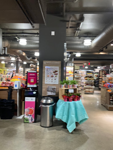 Supermarket «Roche Bros.», reviews and photos, 8 Summer St, Boston, MA 02110, USA