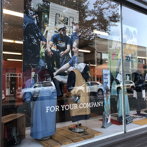 Custom T-shirt Store «CustomInk - Custom T-shirt Store - Richmond», reviews and photos, 3401 W Cary St, Richmond, VA 23221, USA