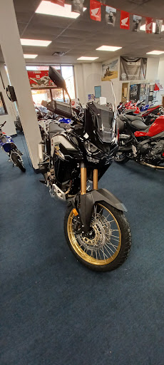 Yamaha Motorcycle Dealer «New York Honda Yamaha», reviews and photos, 3602 38th St, Long Island City, NY 11101, USA