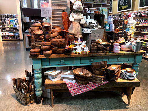 Grocery Store «Market District Supermarket», reviews and photos, 100 Settlers Ridge Center Dr, Pittsburgh, PA 15205, USA