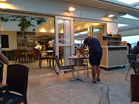 Atmosphère du Restaurant Le Café de la Plage à Antibes - n°8