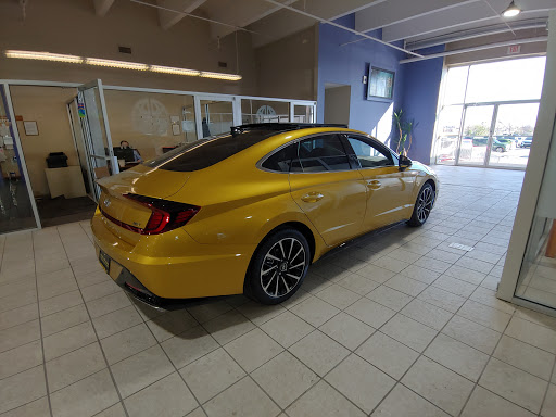 Car Dealer «World Car Kia South», reviews and photos, 7915 Interstate 35 Access Rd, San Antonio, TX 78224, USA
