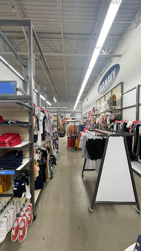 Clothing Store «Old Navy», reviews and photos, 4300 Towne Center Dr, Louisville, KY 40241, USA