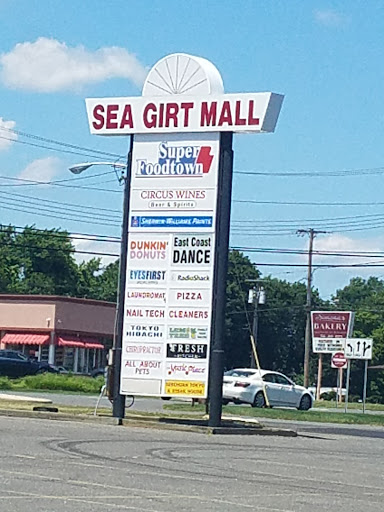 Shopping Mall «Sea Girt Mall Shopping Center», reviews and photos, 2204 NJ-35, Manasquan, NJ 08736, USA