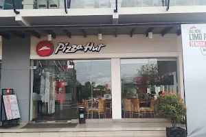 Pizza Hut Restoran - Makassar Town Square image