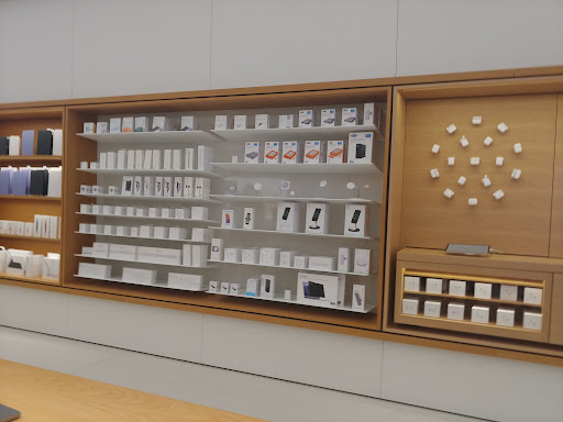 Computer Store «Apple Annapolis», reviews and photos, 1735 Annapolis Mall Rd, Annapolis, MD 21401, USA