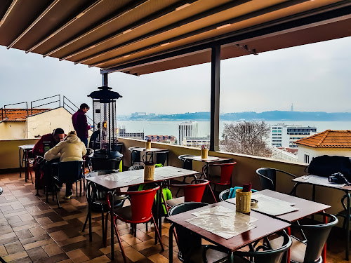 Noobai - Rooftop Bar e Restaurante em Lisboa