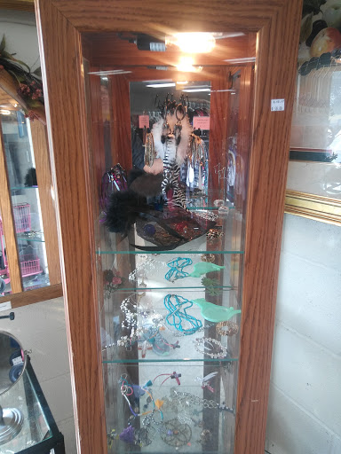 Thrift Store «Grasp Thrift Store», reviews and photos, 417 E Aviation Blvd, Universal City, TX 78148, USA