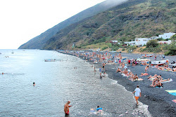 Spiaggia Ficogrande'in fotoğrafı uçurumlarla desteklenmiş