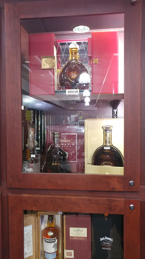 Liquor Store «Wine Palace», reviews and photos, 13971 Middlebelt Rd, Livonia, MI 48154, USA