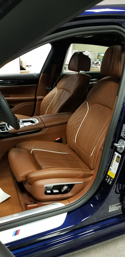 BMW Dealer «BMW of Oyster Bay», reviews and photos, 145 Pine Hollow Rd, Oyster Bay, NY 11771, USA