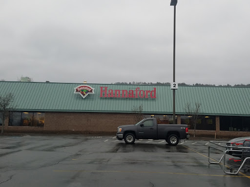 Grocery Store «Hannaford Supermarket», reviews and photos, 220 Washington St, Claremont, NH 03743, USA