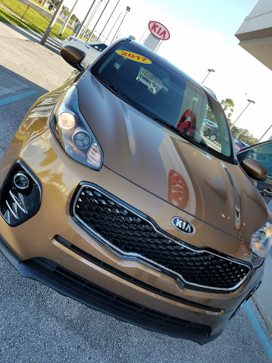 Car Dealer «Friendly Kia», reviews and photos, 5819 US-19, New Port Richey, FL 34652, USA