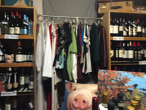 Liquor Store «Pig Liquors», reviews and photos, 519 S Presa St, San Antonio, TX 78205, USA