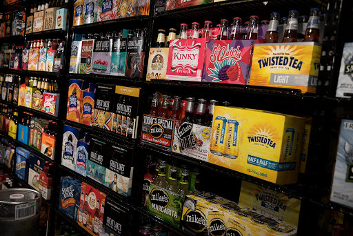 Liquor Store «Shoregate Beverage & Liquor», reviews and photos, 30498 Lakeshore Blvd, Willowick, OH 44095, USA