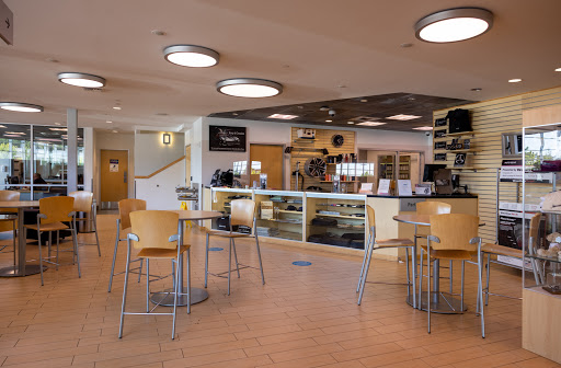 Mercedes Benz Dealer «Mercedes-Benz of Bellevue», reviews and photos, 11850 Bel-Red Rd, Bellevue, WA 98005, USA