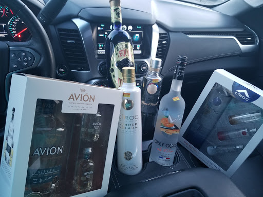 Liquor Store «Chicago Lake Liquors», reviews and photos, 825 E Lake St, Minneapolis, MN 55407, USA