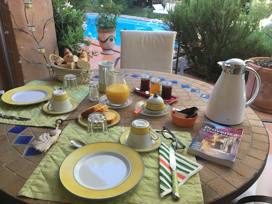 Plats et boissons Hébergement d'intérieur Villa Rosalie 13122 Ventabren