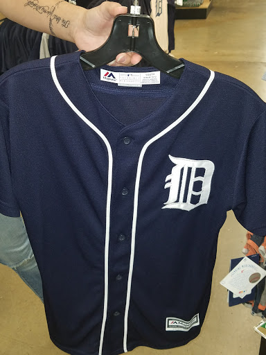 Sportswear Store «Rally House Shelby Charter Township», reviews and photos, 14257 Hall Rd, Shelby Charter Township, MI 48315, USA