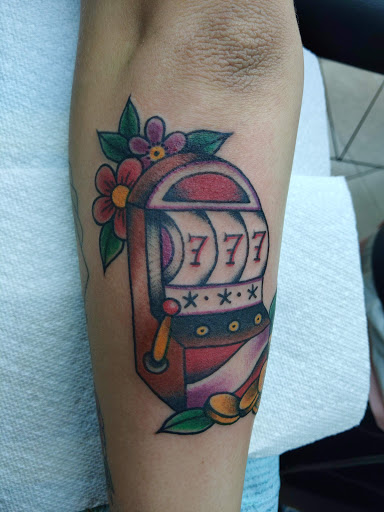 Tattoo Shop «Hold Fast Tattoo and Body Piercing», reviews and photos, 5153 S Ridgewood Ave, Port Orange, FL 32127, USA