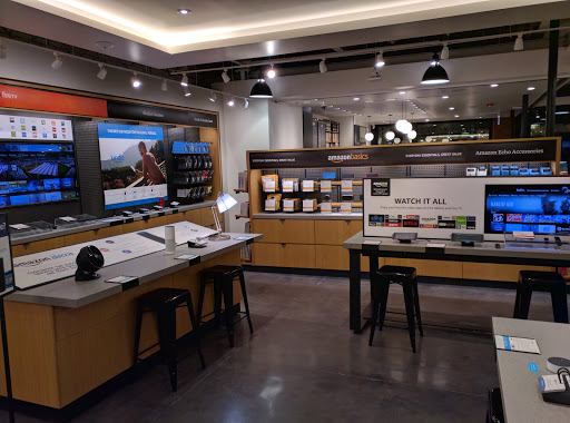 Book Store «Amazon Books», reviews and photos, 3441 N Southport Ave, Chicago, IL 60657, USA