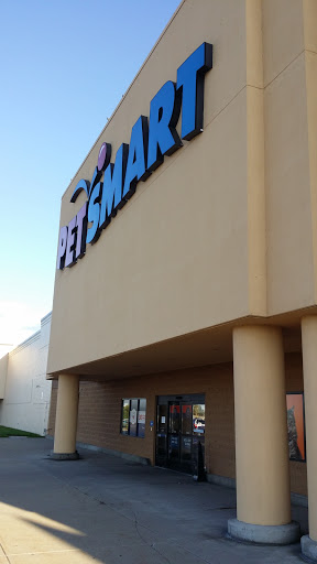 Pet Supply Store «PetSmart», reviews and photos, 20530 E 13 Mile Rd, Roseville, MI 48066, USA