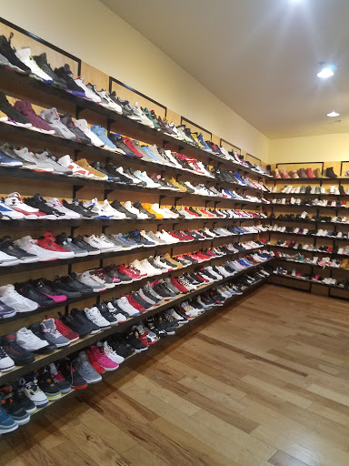 Shoe Store «Shoe Club», reviews and photos, 3157 Middlefield Rd, Redwood City, CA 94063, USA