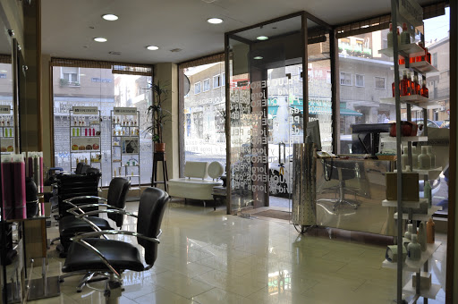 Peluqueria DAVID Y JORGE . Asesores de imagen. Método curly. OLAPLEX . MADRID. Coloracion con plantas. K18