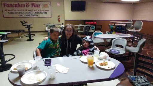 Bowling Alley «Pinz Bowling Center», reviews and photos, 700 N Lafayette St, South Lyon, MI 48178, USA