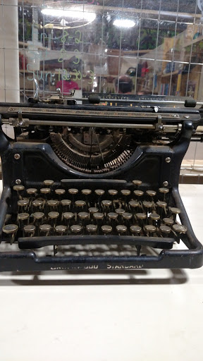 Shopping Mall «Flea Town USA», reviews and photos