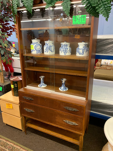 Thrift Store «Hidden Treasures», reviews and photos, 8240 Causeway Blvd, Tampa, FL 33619, USA
