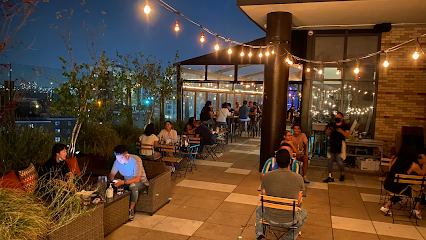 Leaf Bar & Lounge - 10th Floor - Roof of Hyatt Place Hotel, 13342 39th Ave, Queens, NY 11354