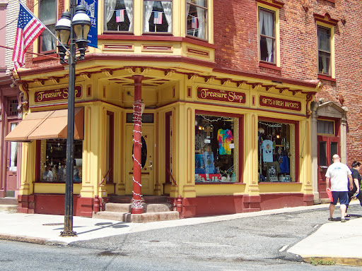 Treasure Shop, 44 Broadway, Jim Thorpe, PA 18229, USA, 