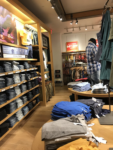 American Eagle Outfitters & Aerie Store