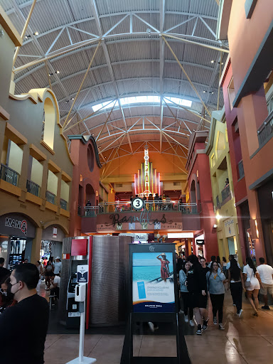 Department Store «Saks OFF 5TH», reviews and photos, 11201 NW 12th St, Miami, FL 33172, USA