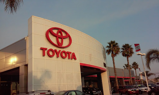 Toyota Dealer «DCH Toyota of Oxnard», reviews and photos, 1631 Auto Center Dr, Oxnard, CA 93036, USA