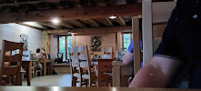 Atmosphère du Restaurant français restaurant Le Pic Vert à Doucier - n°10