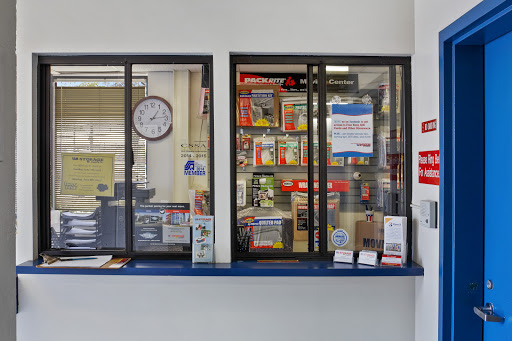 Self-Storage Facility «US Storage Centers», reviews and photos, 3708 Clifton Pl, Montrose, CA 91020, USA