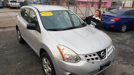 Used Car Dealer «West Side Used Cars Inc», reviews and photos, 725 N Zarzamora St, San Antonio, TX 78207, USA
