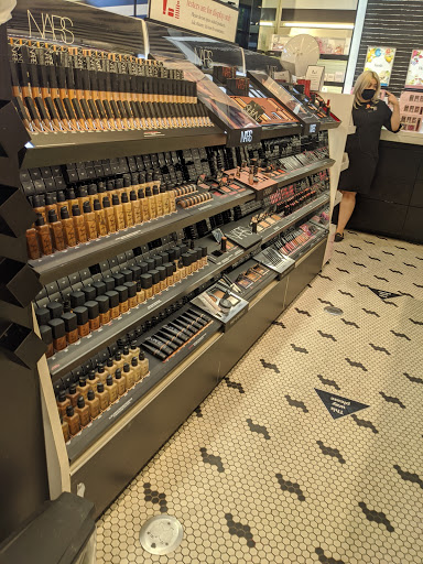 Cosmetics Store «SEPHORA», reviews and photos, 1570 Disneyland Dr, Anaheim, CA 92802, USA
