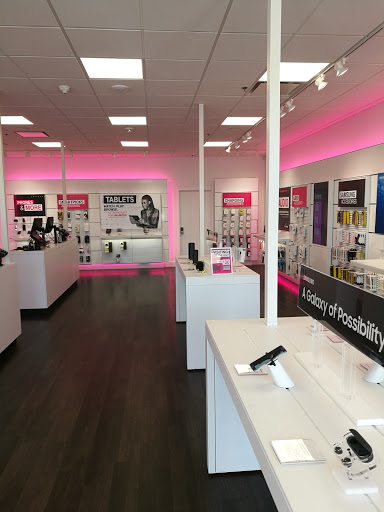 Cell Phone Store «T-Mobile», reviews and photos, 345 Main St, Tewksbury, MA 01876, USA