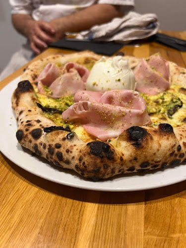 Reviews of Santi’s Southern Italian Bar & Kitchen in Hull - Pizza