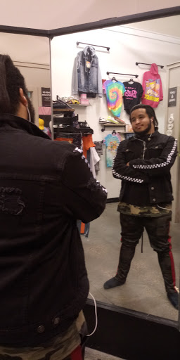 Clothing Store «rue21», reviews and photos, 10210 Factory Shop Blvd, Gulfport, MS 39503, USA