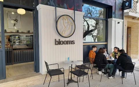 Blooms Coffe&More image