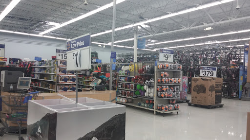 Discount Store «Walmart», reviews and photos, 910 Wolcott St, Waterbury, CT 06705, USA