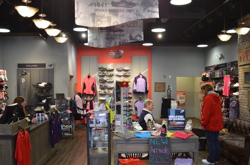 Shoe Store «New Balance Fairlawn», reviews and photos, 2691 W Market St, Fairlawn, OH 44333, USA